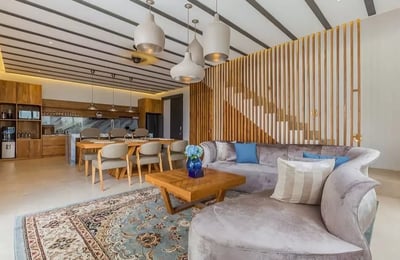 Alquiler a largo plazo de una villa espaciosa de 3 dormitorios en Indonesia, Kerobokan