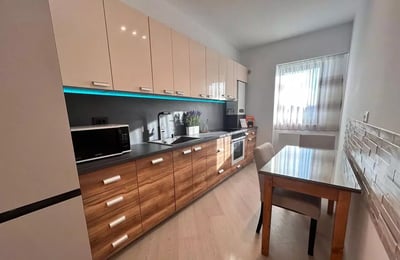 Alquiler a largo plazo de un apartamento de 2 habitaciones, 55 m², Bucarest, Rumanía