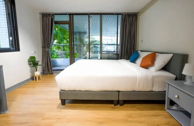 Location d'appartement moderne et spacieux de 2 chambres dans le district de Pathum Wan, Bangkok, Thaïlande
