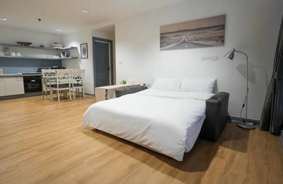 Location d'appartement moderne et spacieux de 2 chambres dans le district de Pathum Wan, Bangkok, Thaïlande