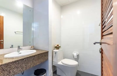 Stylish and spacious 4-bedroom house rental in Khlong Toei district, Bangkok, Thailand