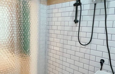 Alquiler de apartamento moderno de 2 dormitorios en el distrito de Phra Nakhon, Bangkok, Tailandia