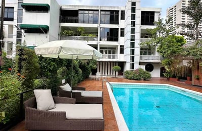 Location d'appartement moderne de 1 chambre avec vue sur le jardin et la ville à Khlong Toei Nuea, Bangkok, Thaïlande