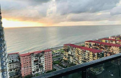 Apartamento luminoso de 60 m² con vista al mar en alquiler en Batumi, Georgia