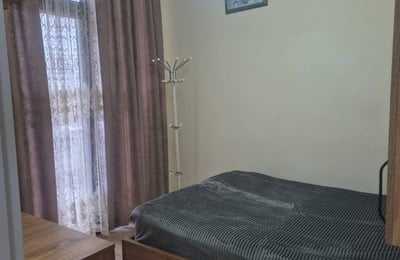 Appartement lumineux de 65 m² avec rénovation récente à louer à long terme à Batumi, Géorgie
