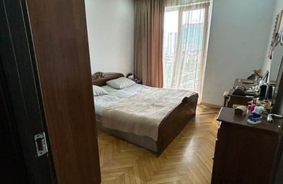 Appartement spacieux de 180 m² à louer à long terme à Batumi, Géorgie
