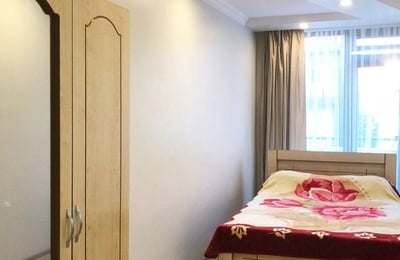 Просторная меблированная квартира 90 м² с видом на море в аренду, Батуми, Грузия