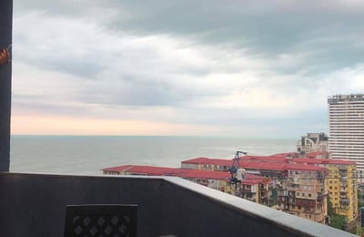 Apartamento acogedor de 60 m² con vista al mar en alquiler en Batumi, Georgia