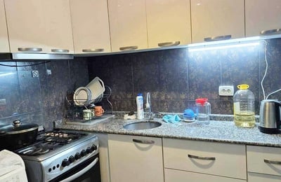 Apartamento luminoso de 60 m² con 2 dormitorios y balcón en alquiler, Batumi, Georgia