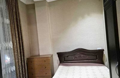 Apartamento luminoso de 60 m² con 2 dormitorios y balcón en alquiler, Batumi, Georgia