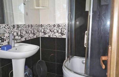 Apartamento luminoso de 60 m² con 2 dormitorios y balcón en alquiler, Batumi, Georgia