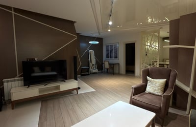 Location appartement spacieux meublé, 121 m², Batumi, Géorgie