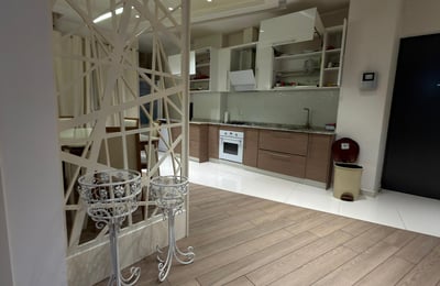 Location appartement spacieux meublé, 121 m², Batumi, Géorgie