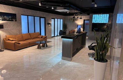 Location appartement confortable meublé avec rénovation moderne, 65 m², Batumi, Géorgie