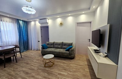 Location appartement confortable meublé avec rénovation moderne, 65 m², Batumi, Géorgie