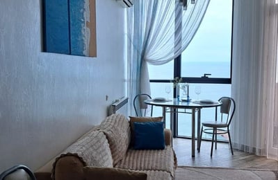 Alquiler de apartamento acogedor, amueblado con vista al mar, 50 m², Batumi, Georgia