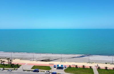 Alquiler de apartamento acogedor, amueblado con vista al mar, 50 m², Batumi, Georgia