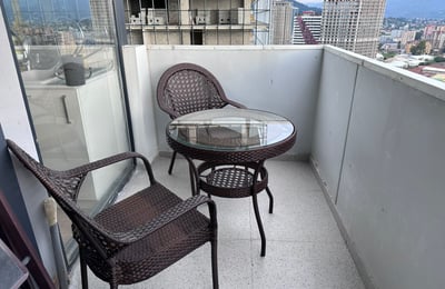 Alquiler de apartamento amplio, amueblado, 82 m², Batumi, Georgia