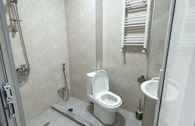 Location appartement moderne, meublé, 45 м², Batumi, Géorgie