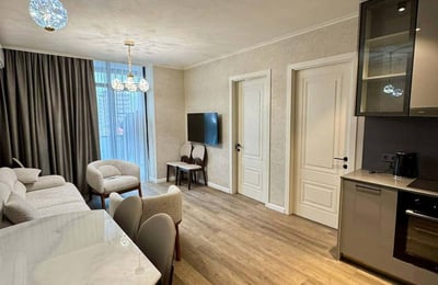 Alquiler de apartamento luminoso, cómodo, 75 m², Batumi, Georgia