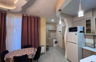 Location appartement lumineux, confortable, 80 м², Batumi, Géorgie