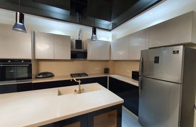 Alquiler de apartamento amplio, moderno, 130 m², Batumi, Georgia