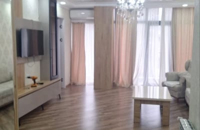 Alquiler de nuevo y cómodo apartamento, 80 m², Batumi, Georgia