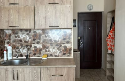 Location d’un appartement cosy et meublé, 42 м², Batouми, Géоргие