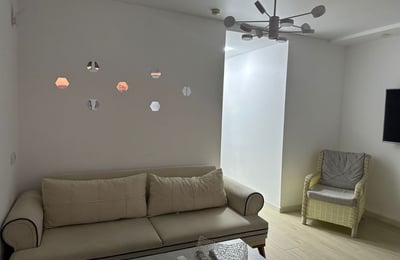 Alquiler de moderno apartamento amueblado con vista panorámica, 70 m², Batumi, Georgia