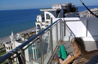 Alquiler de moderno apartamento amueblado con vista panorámica, 70 m², Batumi, Georgia