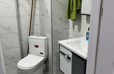 Alquiler de luminoso apartamento con 2 dormitorios, 65 m², Batumi, Georgia