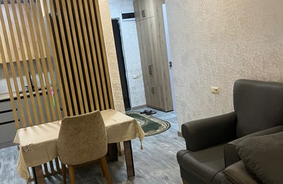 Alquiler de luminoso apartamento con 2 dormitorios, 65 m², Batumi, Georgia