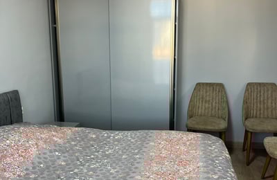 Alquiler de luminoso apartamento con 2 dormitorios, 65 m², Batumi, Georgia