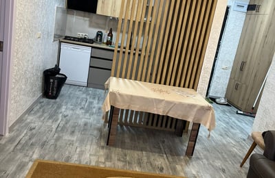 Alquiler de luminoso apartamento con 2 dormitorios, 65 m², Batumi, Georgia