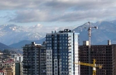 Location d'un studio ensoleillé et spacieux avec vue sur la montagne, 43 m², Batoumi, Géorgie