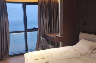 Alquiler de un apartamento amueblado y moderno de 57 m² en Porta Tower, Batumi, Georgia