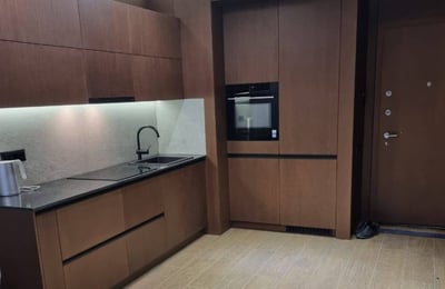 Alquiler de un apartamento amueblado y moderno de 57 m² en Porta Tower, Batumi, Georgia