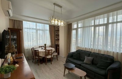 Geräumige möblierte Wohnung mit Berg- und Stadtblick mieten, 60 m², Batumi, Georgien