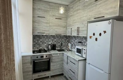 Geräumige möblierte Wohnung mit Berg- und Stadtblick mieten, 60 m², Batumi, Georgien