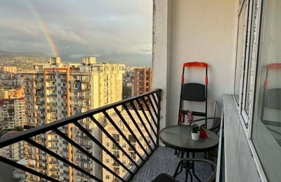 Geräumige möblierte Wohnung mit Berg- und Stadtblick mieten, 60 m², Batumi, Georgien