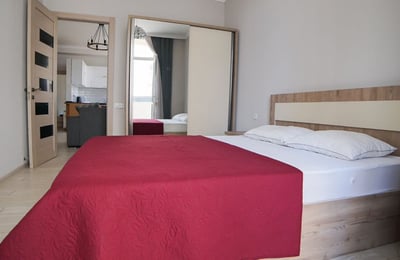 Location d'un appartement cosy et spacieux avec balcon, 90 m², Batoumi, Géorgie