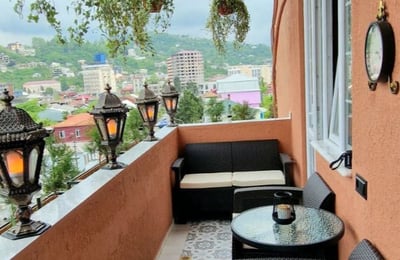 Location d'un appartement cosy et bien meublé, 75 m², Vieux Batoumi, Batoumi, Géorgie