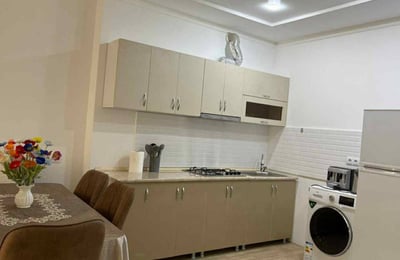 Location d'un appartement lumineux et spacieux, 72 m², Batoumi, Géorgie