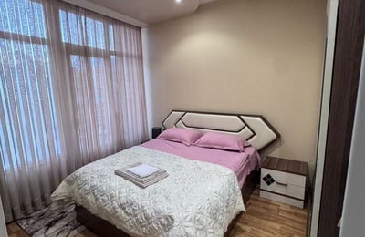 Alquiler de apartamento amplio con vista al mar, 80 m², Batumi, Georgia