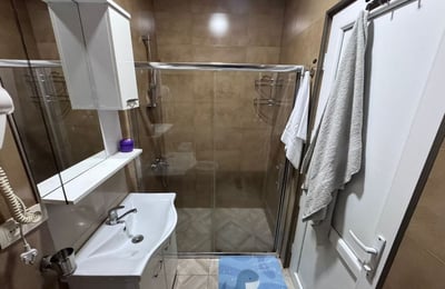 Alquiler de apartamento amplio con vista al mar, 80 m², Batumi, Georgia