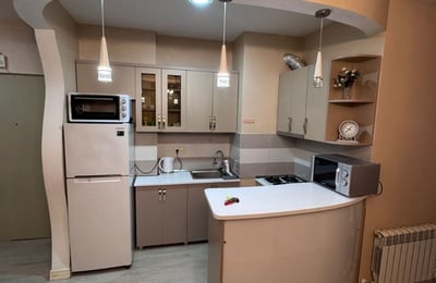 Alquiler de apartamento amplio con vista al mar, 80 m², Batumi, Georgia