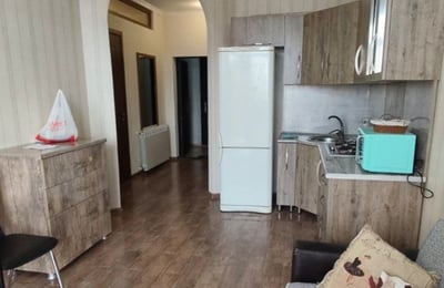 Alquiler de apartamento acogedor con vista al mar, 40 m², centro de la ciudad, Batumi, Georgia