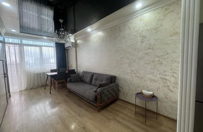 Alquiler de apartamento acogedor con vistas al mar y a la montaña, Batumi, Georgia