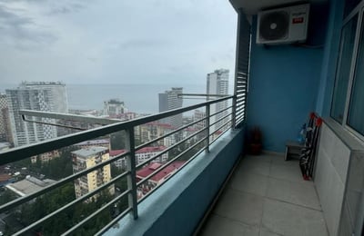Alquiler de apartamento acogedor con vistas al mar y a la montaña, Batumi, Georgia
