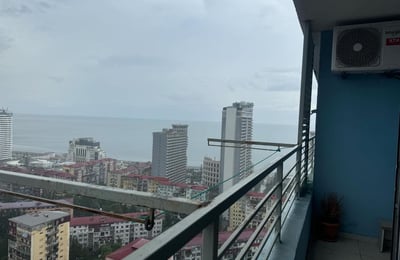Alquiler de apartamento acogedor con vistas al mar y a la montaña, Batumi, Georgia